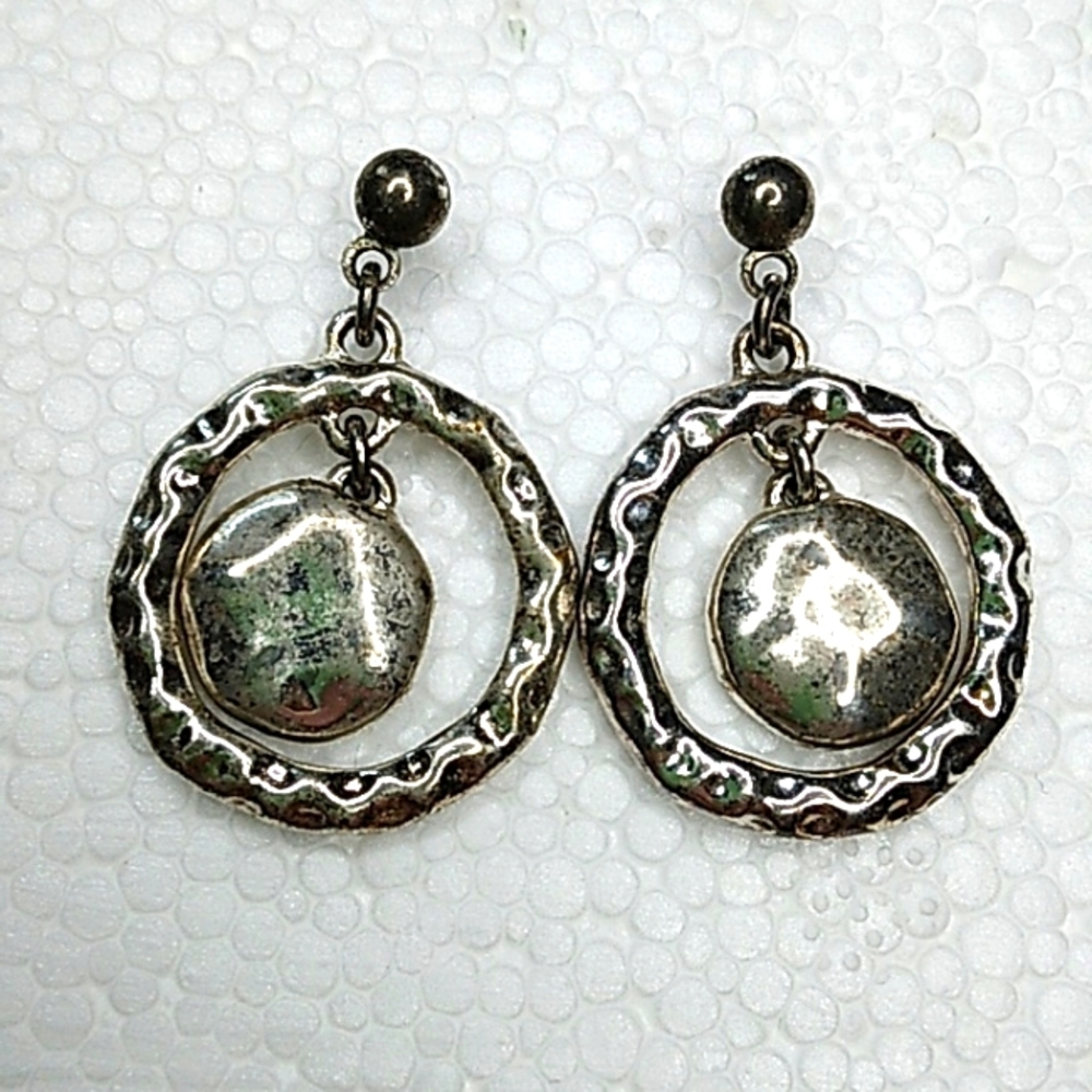 Hammered metal studs